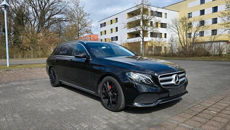 Gebraucht Mercedes E220 194 PS (142 kW) 2017 Schwarz Kombi