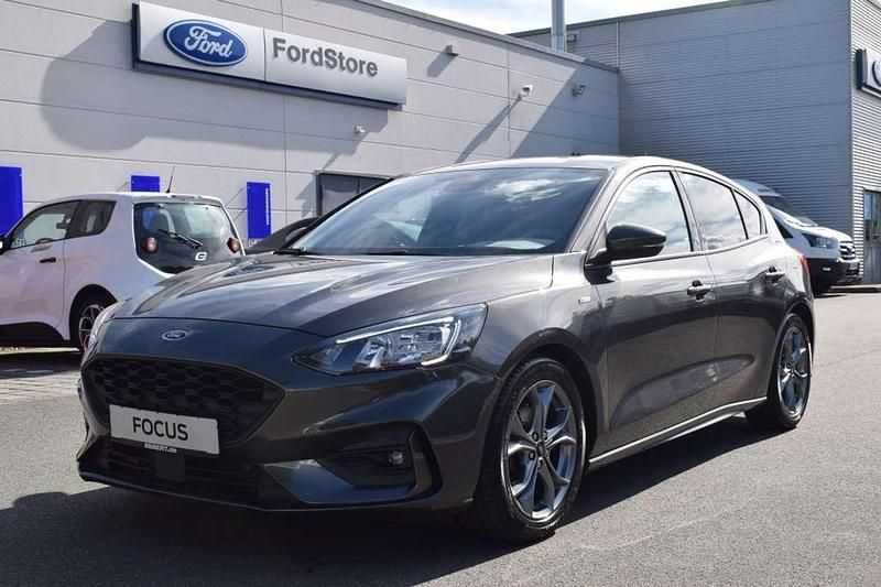Magneticgrau metallic Gebraucht 2020 Ford Focus ST-Line Limousine | 16.950 € (Fairer Preis) - Bild 1/4
