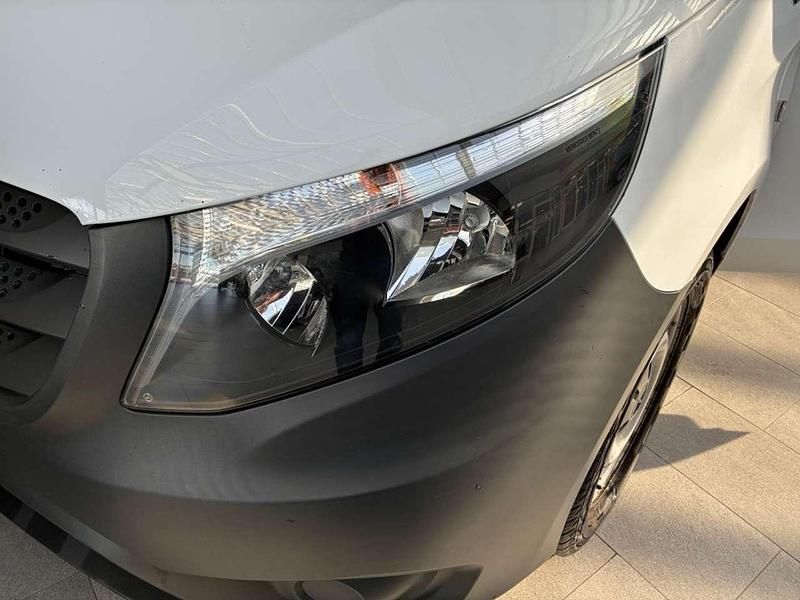 Gebraucht Mercedes e-Vito 85 kW (116 PS) 2021 Arktikweiß Van / Kleinbus