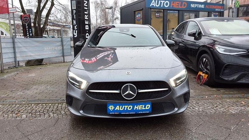Gebraucht Mercedes A200 163 PS (119 kW) 2019 Grau Limousine