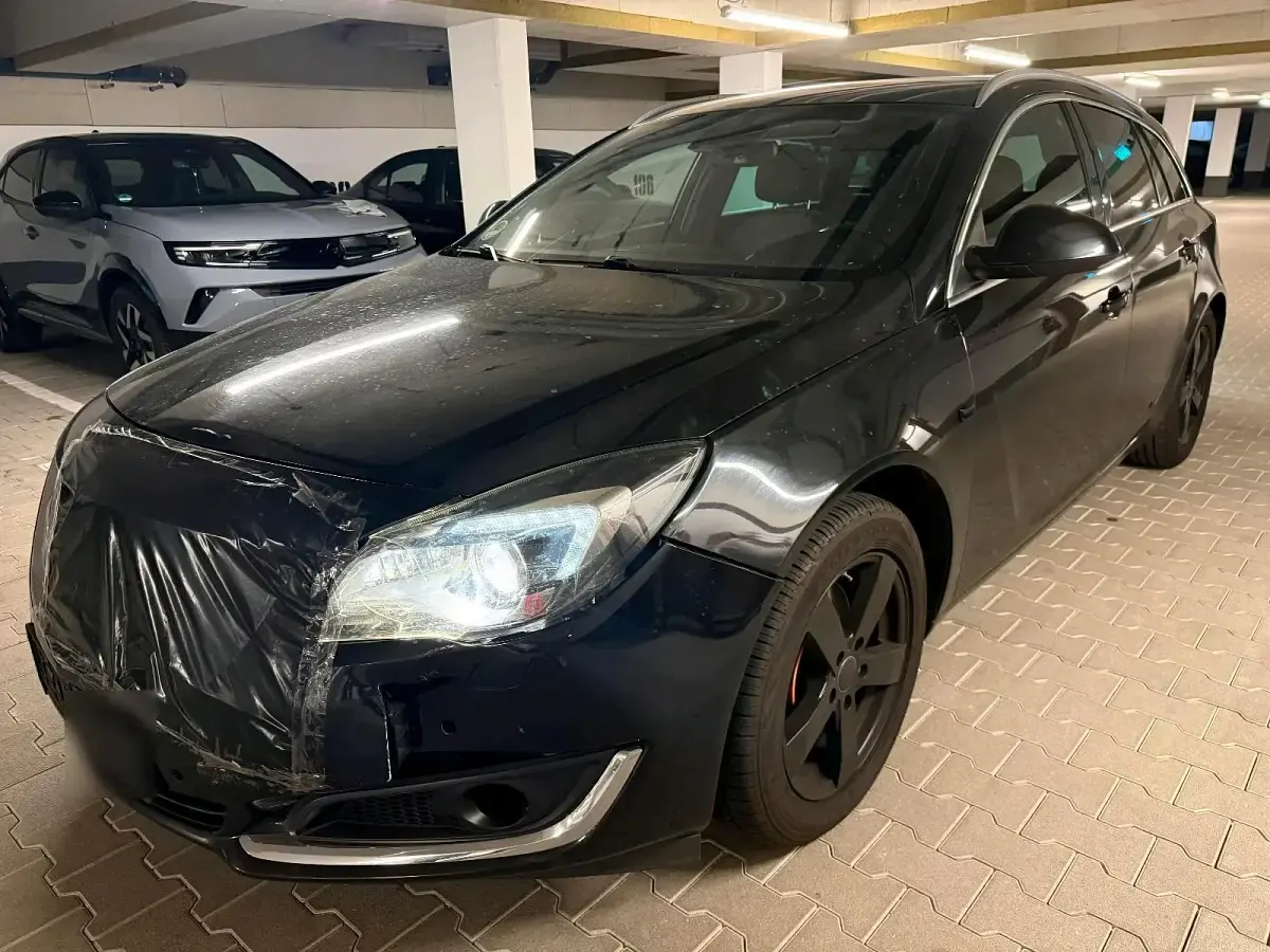 Usata Opel Insignia 170 CV (125 kW) 2014 Nero Station wagon