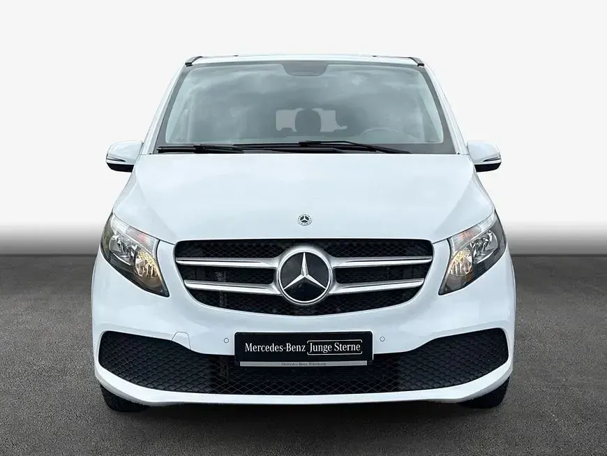 Gebraucht Mercedes V220 163 PS (119 kW) 2021 Weiß Van / Kleinbus