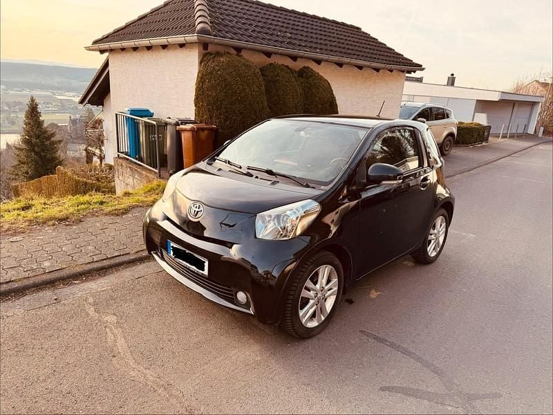Schwarz Gebraucht 2010 Toyota iQ Kleinwagen | 5.000 € (Fairer Preis) - Bild 1/4