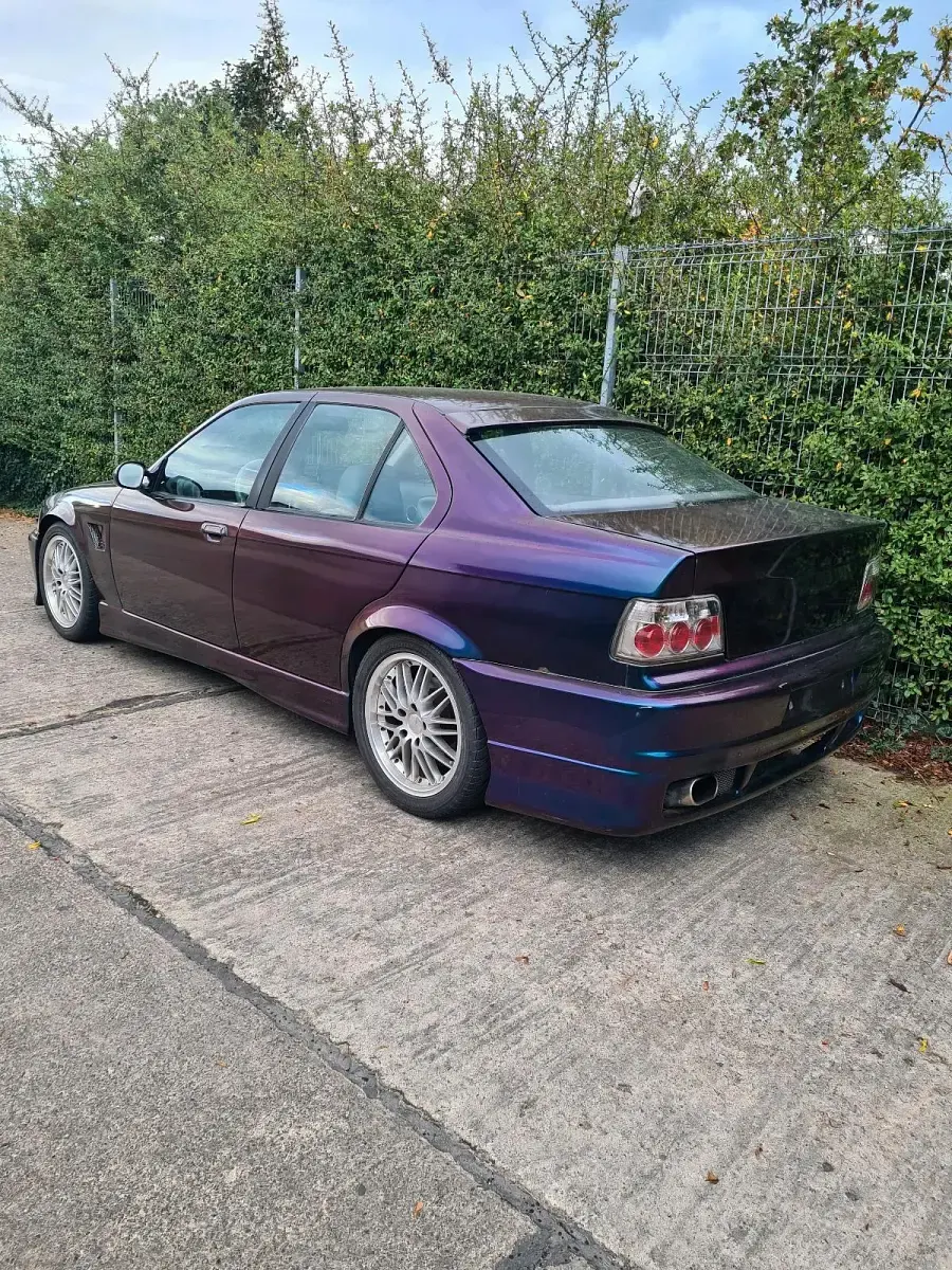 Gebraucht BMW 318 118 PS (86 kW) 1991 Andere farben Limousine