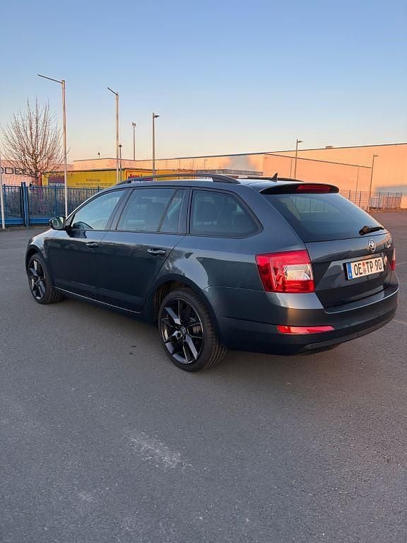 Grau Gebraucht 2014 Skoda Octavia Elegance Kombi | 8.500 € (Superpreis) - Bild 1/4
