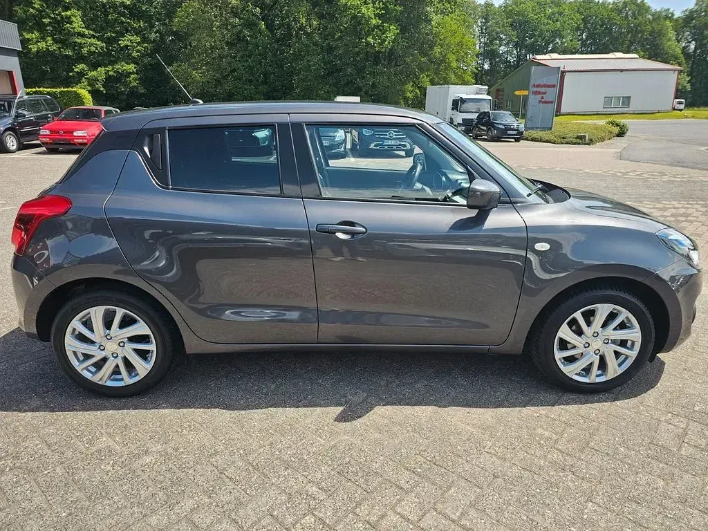 Gebraucht Suzuki Swift Comfort 83 PS (61 kW) 2023 Grau Kleinwagen