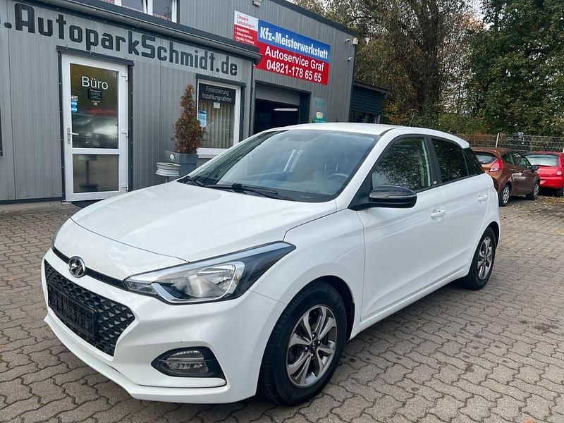 Weiß Gebraucht 2019 Hyundai i20 YES! Limousine | 9.999 € (Guter Preis) - Bild 1/4