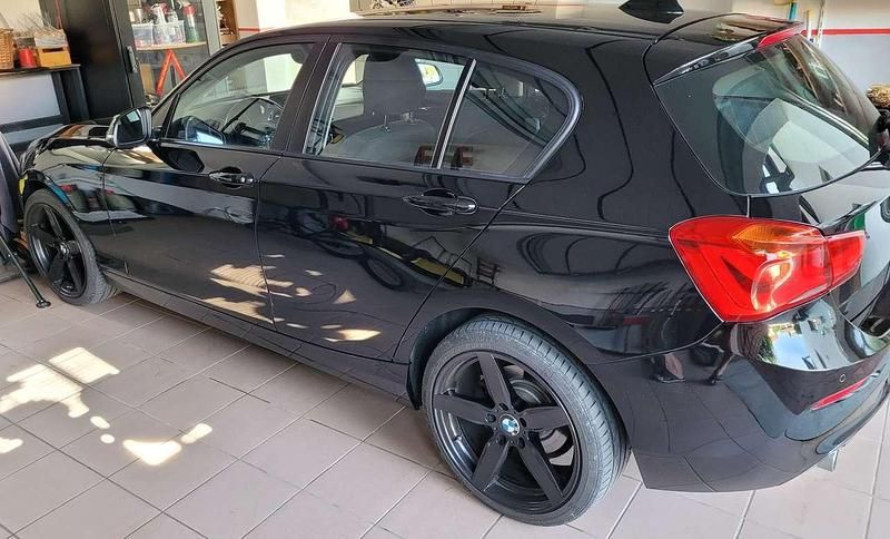 Schwarz Gebraucht 2018 BMW 118 M Sport Kleinwagen | 11.800 € (Superpreis) - Bild 1/4