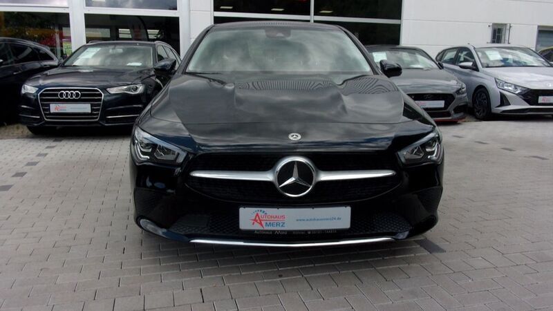 Schwarz Gebraucht 2021 Mercedes CLA180 Limousine | 27.999 € (Fairer Preis) - Bild 1/4