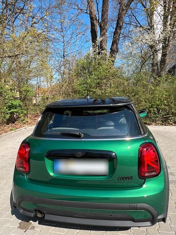 Gebraucht Mini Cooper Classic 136 PS (100 kW) 2022 Grün Kleinwagen
