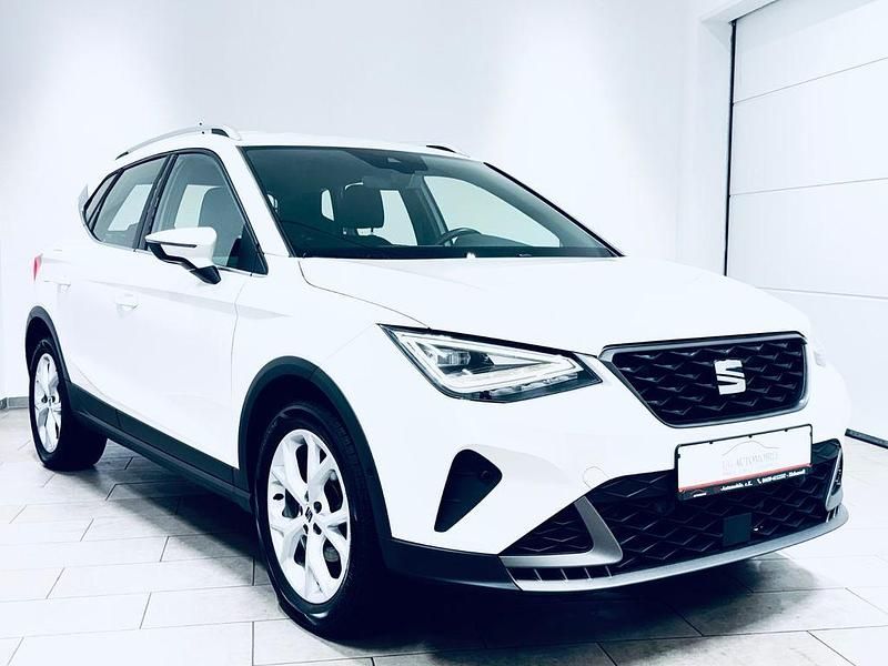 Weiß Gebraucht 2022 Seat Arona FR-Line SUV | 14.480 € (Etwas zu teuer) - Bild 1/4