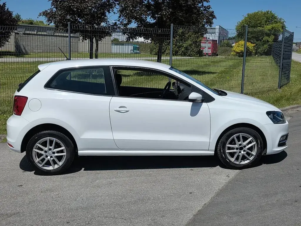 Gebraucht VW Polo 90 PS (66 kW) 2016 Weiß
