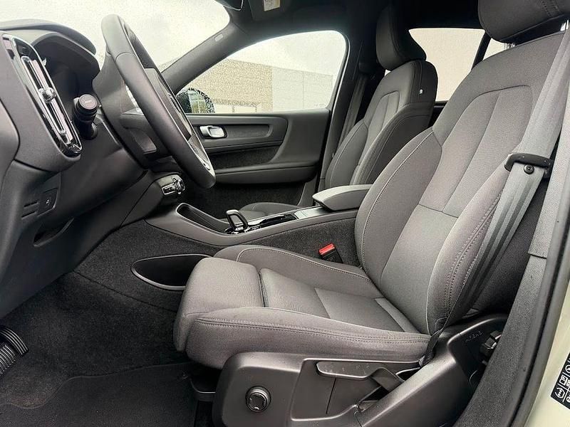 Gebraucht Volvo XC40 Core 169 kW (231 PS) 2023 Grün SUV