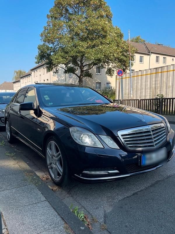 Gebraucht Mercedes E350 Elegance 231 PS (169 kW) 2010 Blau Limousine