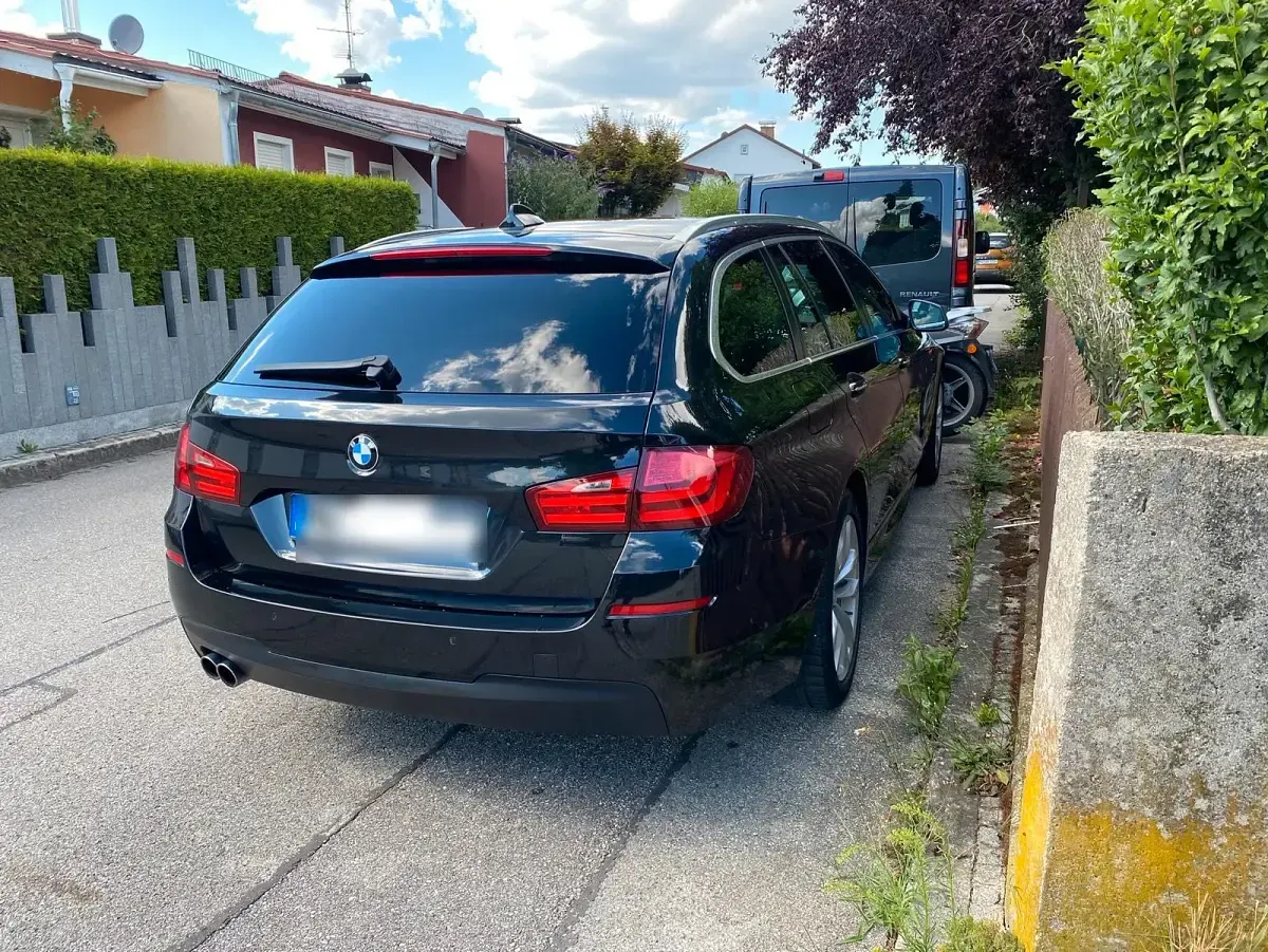 Gebraucht BMW 530 245 PS (180 kW) 2011 Schwarz Kombi