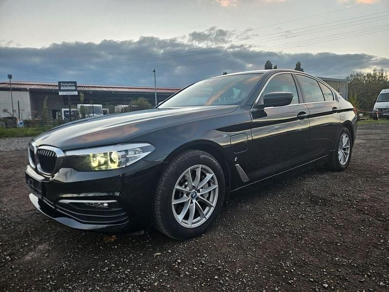 Schwarz Gebraucht 2019 BMW 530e iPerformance Limousine | 20.499 € (Superpreis) - Bild 1/4