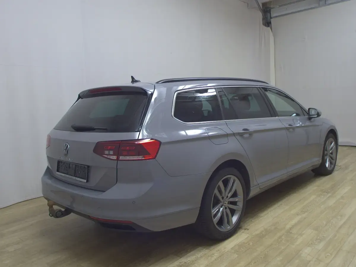 Gebraucht VW Passat Pro 200 PS (147 kW) 2023 Grau Kombi