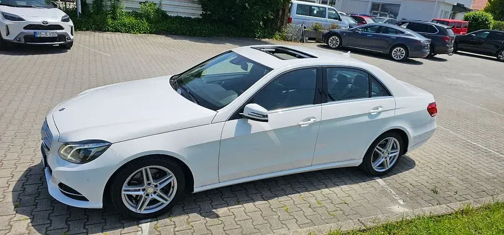 Używany Mercedes E200 Avantgarde 184 KM (135 kW) 2016 Biały Sedan/Limuzyna