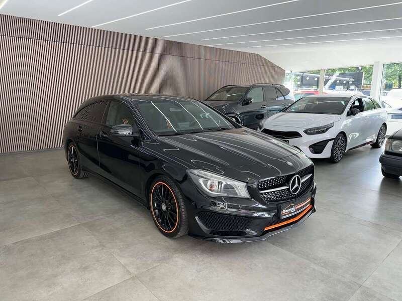 Kosmosschwarz metalliclack Gebraucht 2015 Mercedes CLA200 AMG Kombi | 18.950 € (Etwas zu teuer) - Bild 1/4