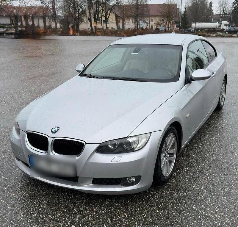 Gebraucht BMW 320 170 PS (125 kW) 2008 Silber Coupé