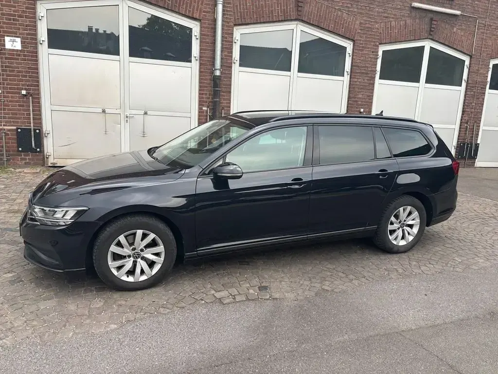 Gebraucht VW Passat Conceptline 122 PS (89 kW) 2020 Schwarz Kombi