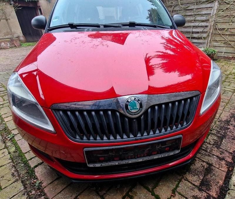 Gebraucht Skoda Fabia 60 PS (44 kW) 2011 Rot Limousine