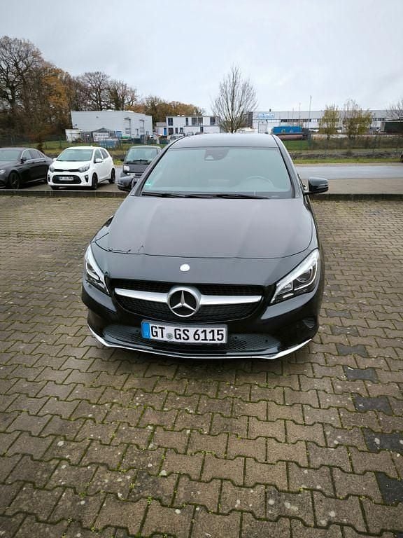 Schwarz Gebraucht 2016 Mercedes CLA250 Shooting Brake Kombi | 16.550 € (Superpreis) - Bild 1/4