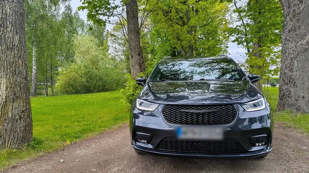 Gebraucht Chrysler Pacifica 291 PS (214 kW) 2021 Grau Van