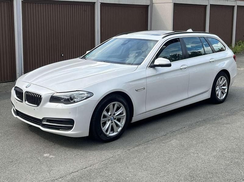 Mineralweiß metallic Gebraucht 2014 BMW 518 Kombi | 10.900 € (Superpreis) - Bild 1/4