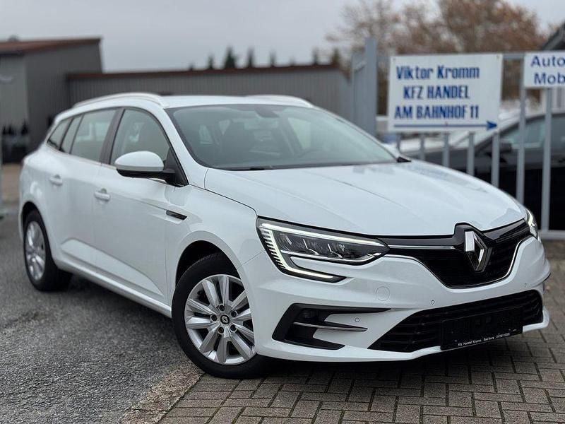 Weiß Gebraucht 2022 Renault Mégane IV Business Limousine | 13.600 € (Fairer Preis) - Bild 1/3