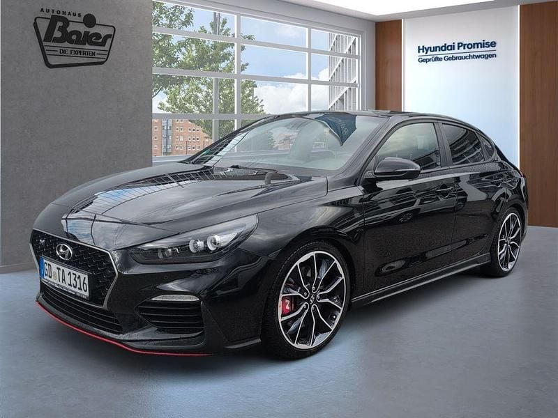 Schwarz Gebraucht 2020 Hyundai i30 Comfort Limousine | 22.390 € (Superpreis) - Bild 1/4