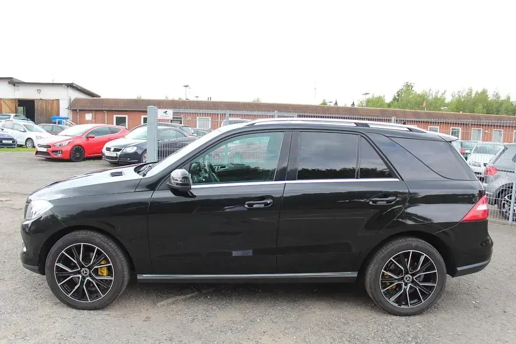 Gebraucht Mercedes ML350 258 PS (189 kW) 2012 Schwarz SUV