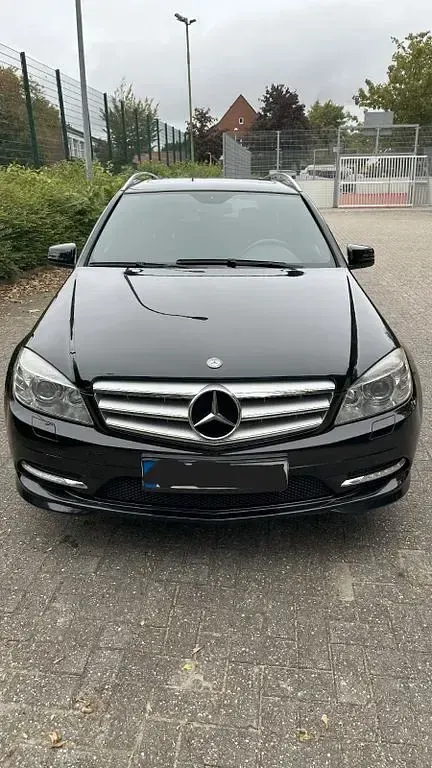 Gebraucht Mercedes C350 Avantgarde 272 PS (200 kW) 2010 Schwarz Limousine