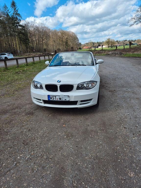 Gebraucht BMW 118 Cabriolet 143 PS (105 kW) 2009 Weiß Cabrio