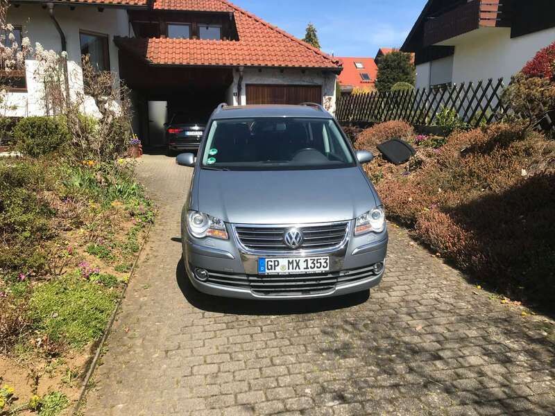 Grau Gebraucht 2007 VW Touran Trendline Van / Kleinbus | 4.500 € (Fairer Preis) - Bild 1/4