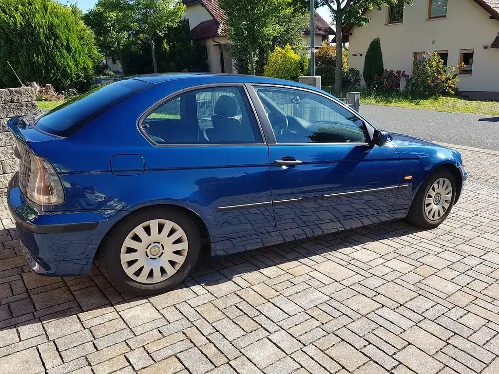 Gebraucht BMW 316 116 PS (85 kW) 2001 Blau Limousine