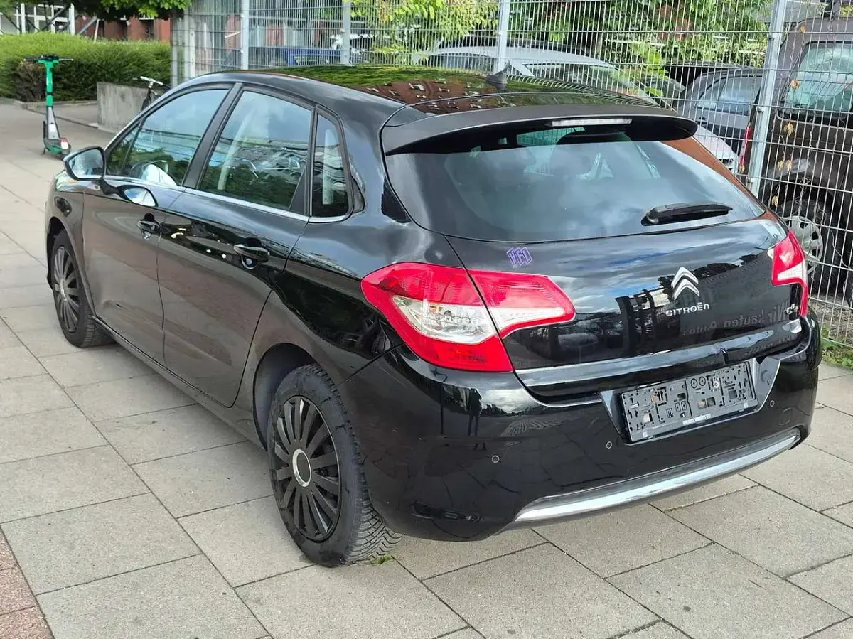 Gebraucht Citroën C4 SELECTION 120 PS (88 kW) 2014 Schwarz Kleinwagen