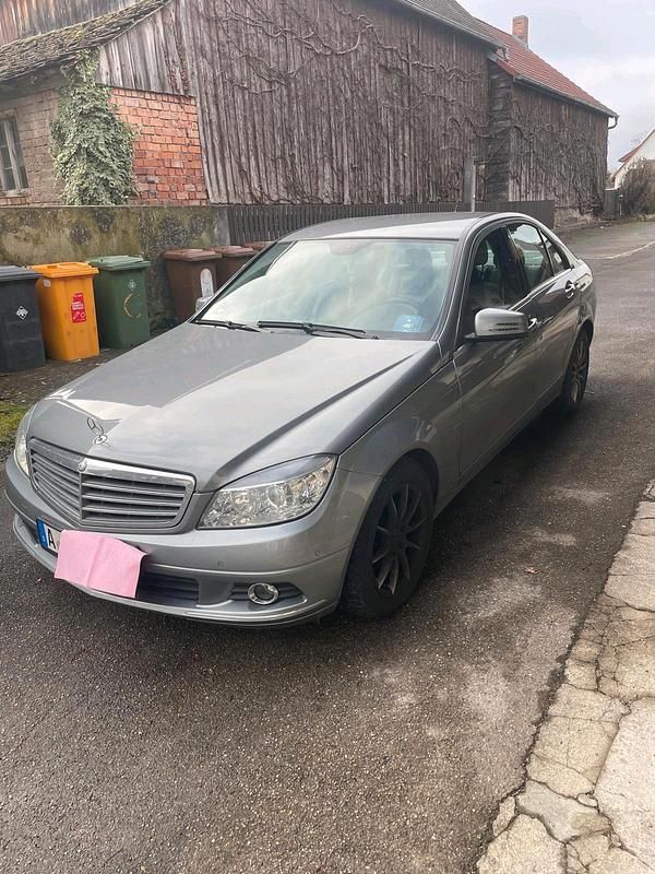 Gebraucht Mercedes C180 156 PS (114 kW) 2010 Silber Limousine