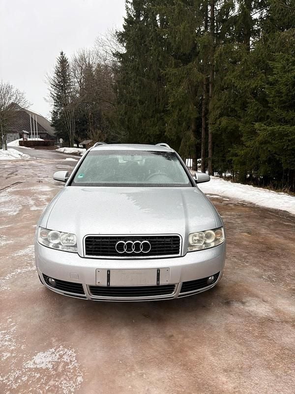 Grau Gebraucht 2003 Audi A4 Kombi | 5.500 € - Bild 1/4