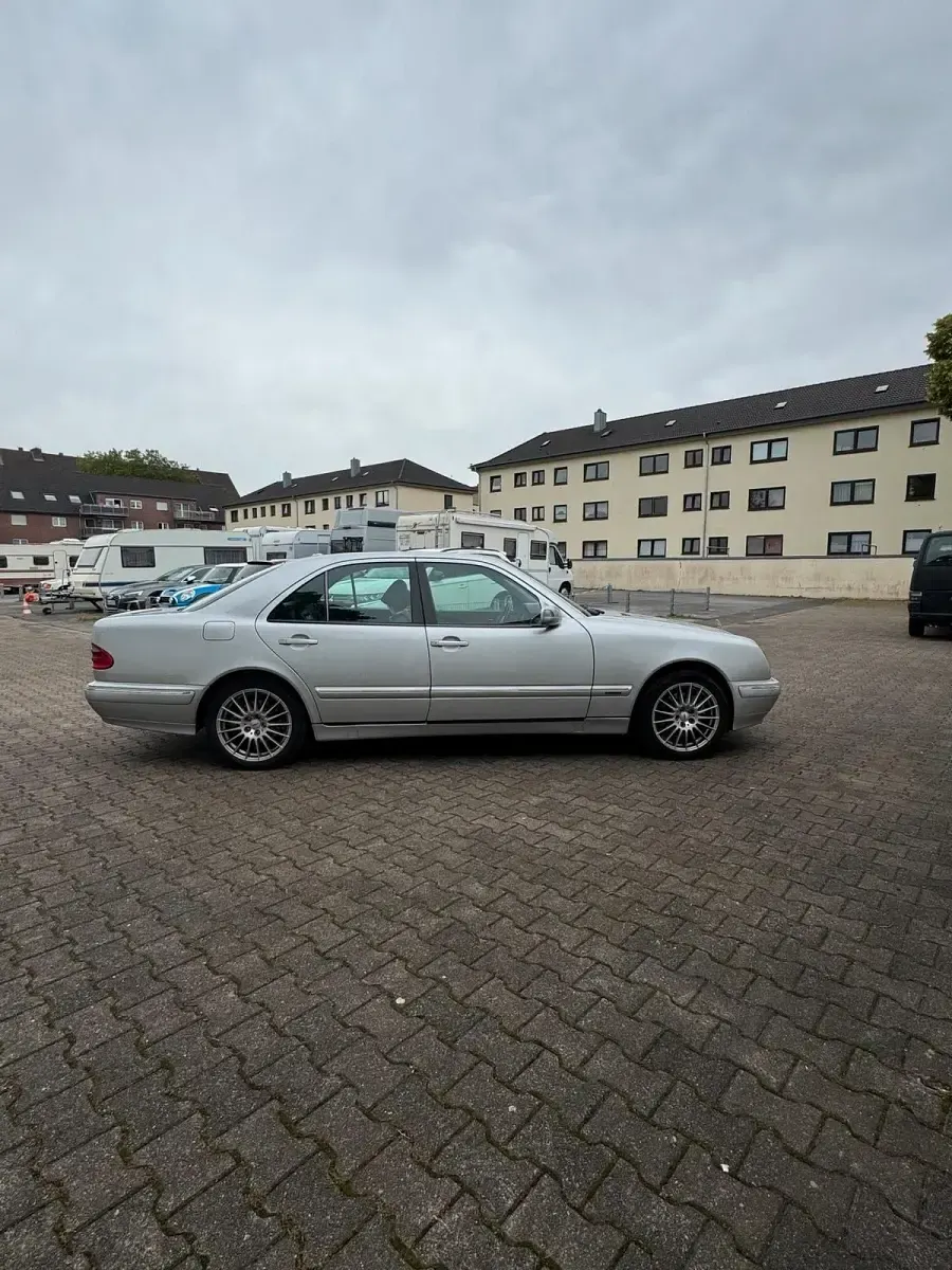 Gebraucht Mercedes E320 197 PS (144 kW) 2000 Limousine