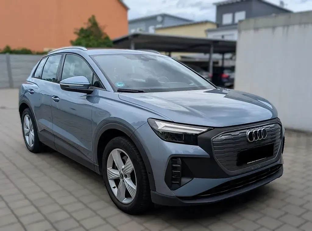 Gebraucht Audi Q4 e-tron 150 kW (204 PS) 2022 Blau SUV