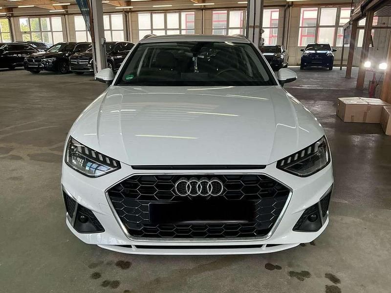 Weiß Gebraucht 2023 Audi A4 S-Line Kombi | 33.200 € (Fairer Preis) - Bild 1/4