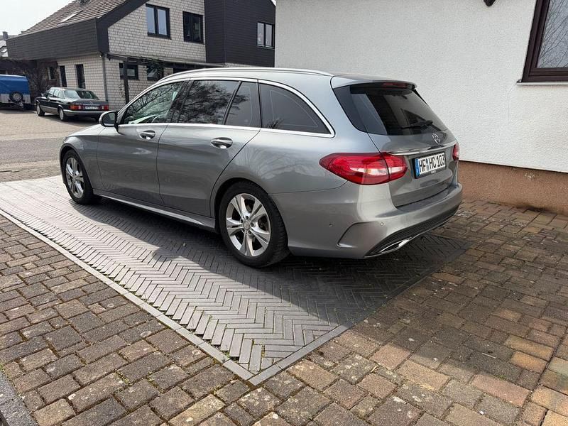 Gebraucht Mercedes C220 AMG line 170 PS (125 kW) 2015 Grau Limousine
