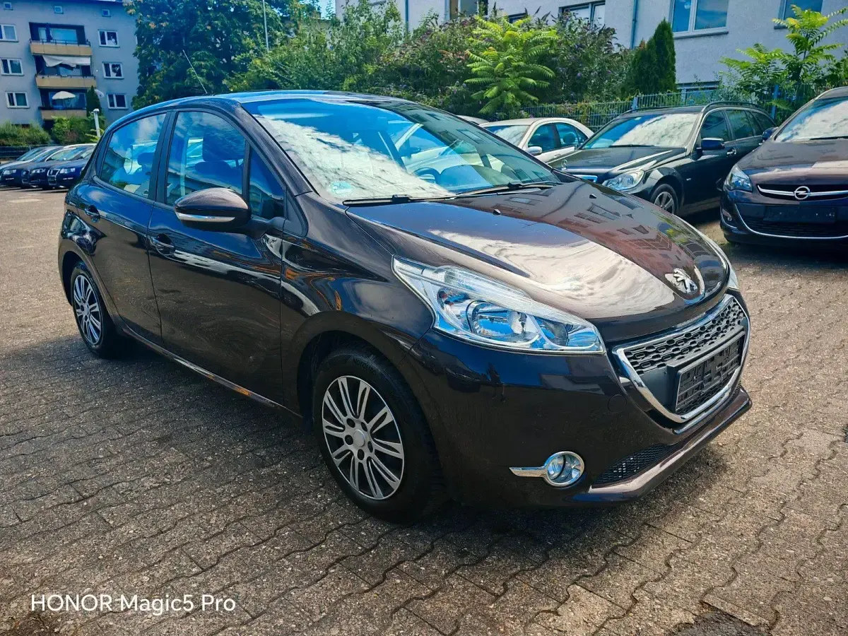 Gebraucht Peugeot 208 Active 82 PS (60 kW) 2013 Kleinwagen