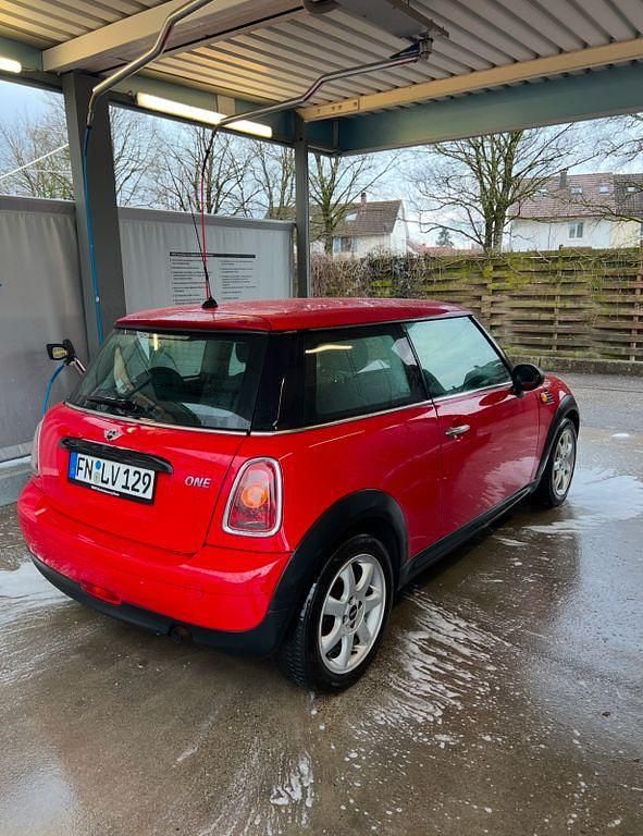 Gebraucht Mini ONE 75 PS (55 kW) 2009 Rot Kleinwagen
