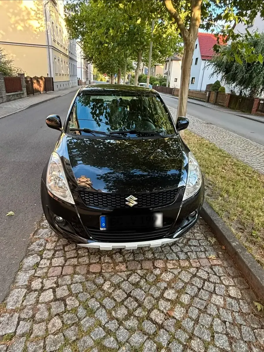 Gebraucht Suzuki Swift 92 PS (67 kW) 2012 Schwarz Kleinwagen