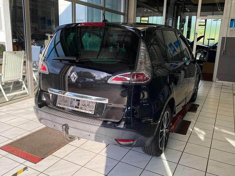 Sternenschwarz Gebraucht 2012 Renault Scénic III Bose Edition Van / Kleinbus | 6.850 € (Teuer) - Bild 1/4