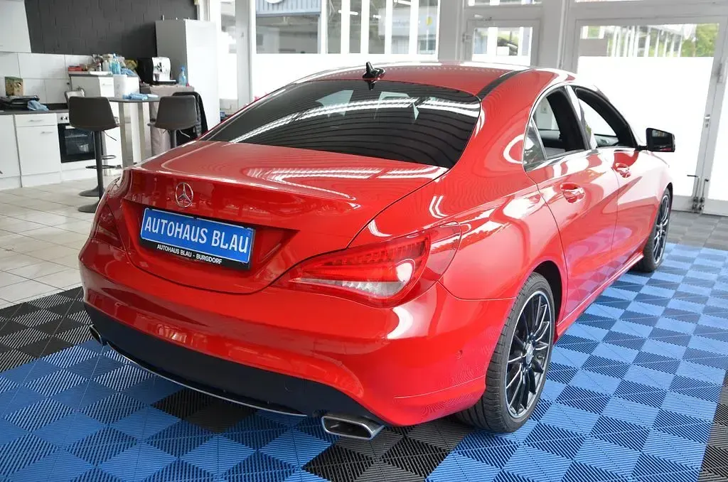 Gebraucht Mercedes CLA200 AMG 156 PS (114 kW) 2015 Rot Limousine