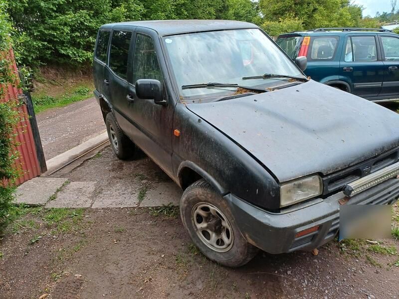 Schwarz Gebraucht 1996 Nissan Terrano SUV | 2.500 € - Bild 1/4