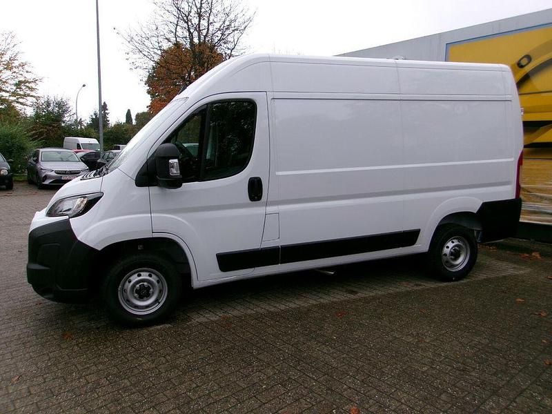 Neu Opel Movano 140 PS (102 kW) 2025 Casablancaweiß Van